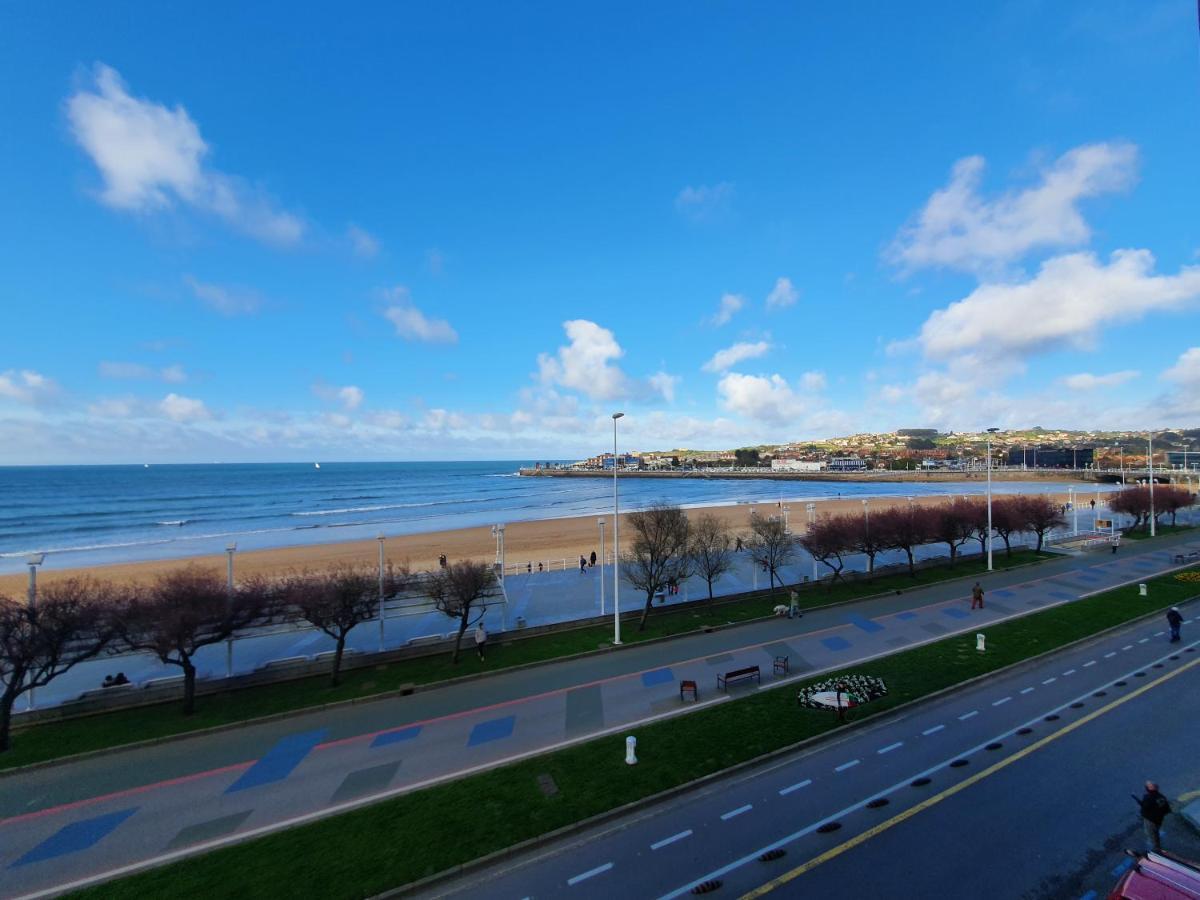 Playa 12 - El lujo de estar en 1ª Línea de playa Apartamento Gijón Exterior foto