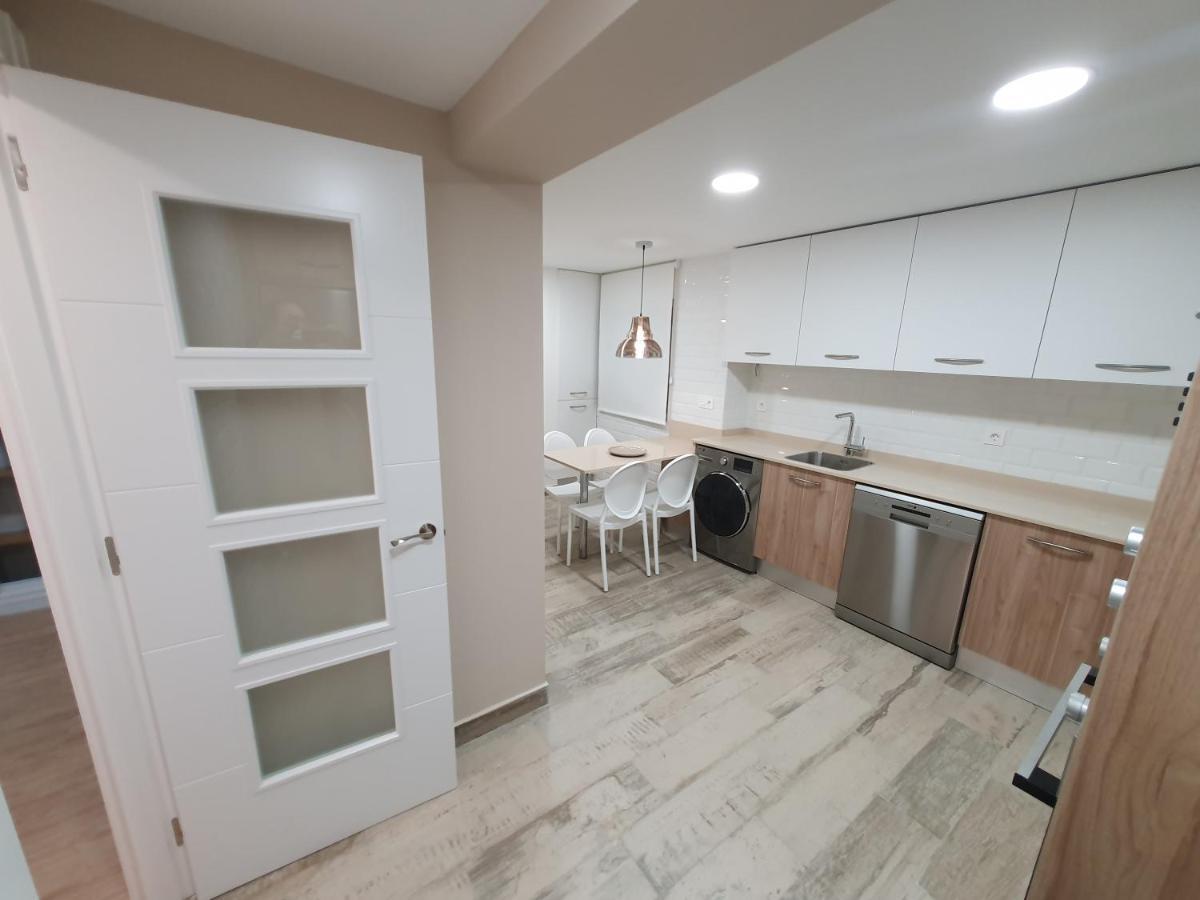 Playa 12 - El lujo de estar en 1ª Línea de playa Apartamento Gijón Exterior foto